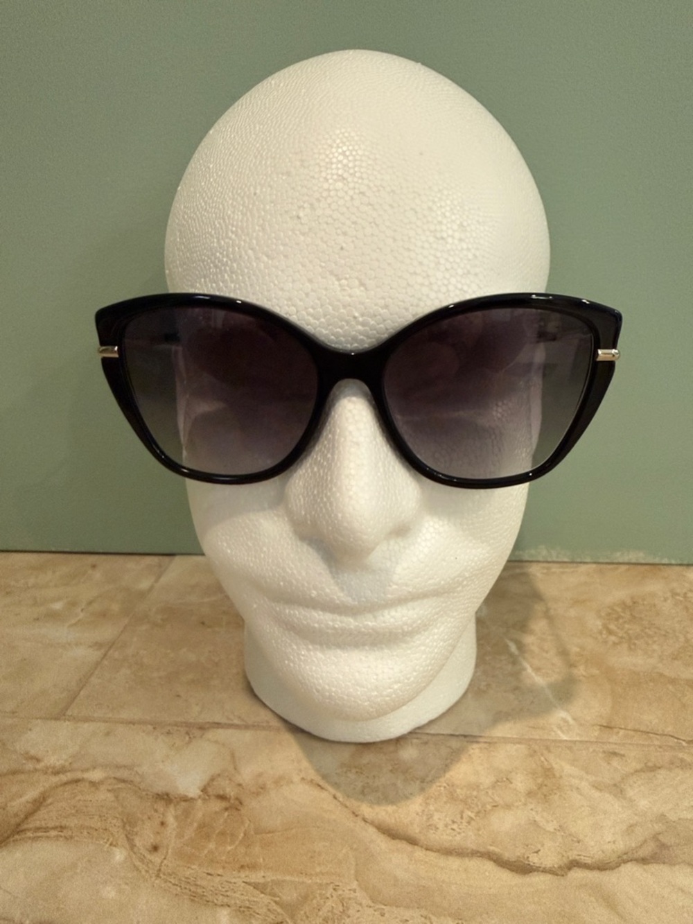 Longchamp Black Cat-Eye Sunglasses with Gradient Lenses